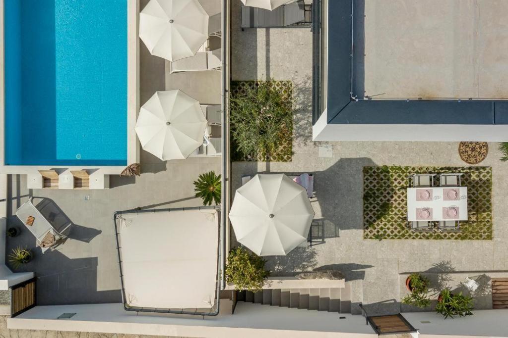 Holiday Home Lolina,Sea On A Palm! Heated Pool Trogir Exterior foto